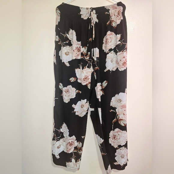 EUC - Plus Size Floral Wide-Leg Pants - 3X/18 - Picture 2 of 5